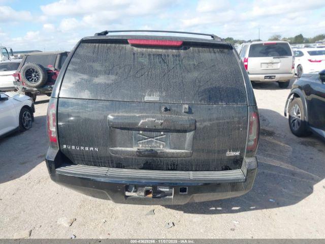 Chevrolet Suburban 1500 Ls Image 13