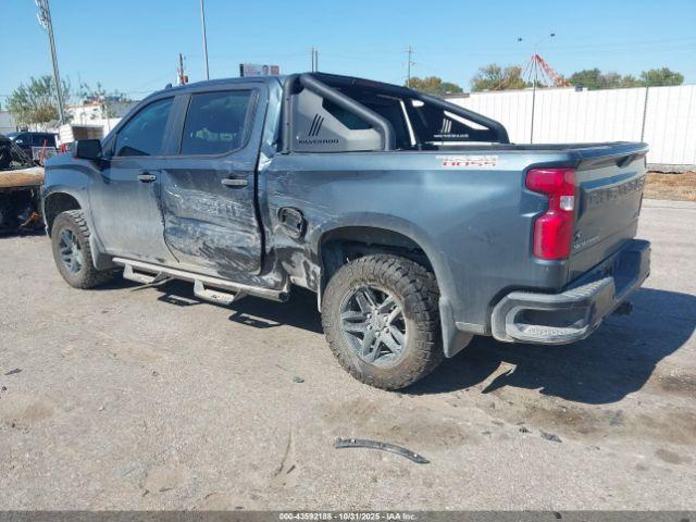 Chevrolet Silverado 1500 4wd  Short Bed Custom Trail Boss Image 2