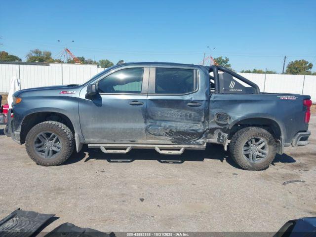 Chevrolet Silverado 1500 4wd  Short Bed Custom Trail Boss Image 12