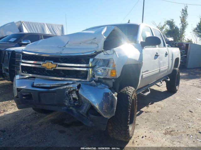 Chevrolet Silverado 2500 Lt Image 2