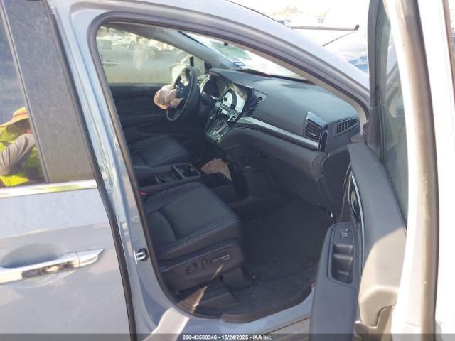 Honda Odyssey Touring Image 14