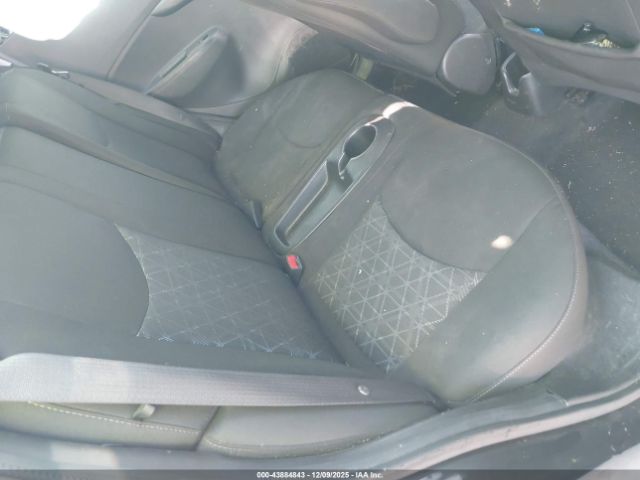 Chevrolet Spark Fwd 1lt Automatic Image 16