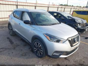  Salvage Nissan Kicks