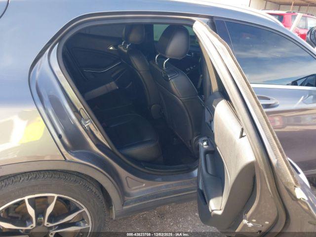 Mercedes-Benz GLA Image 5