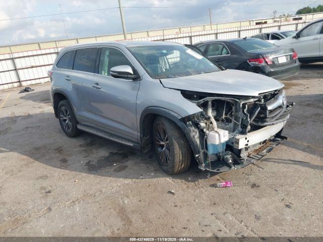  Salvage Toyota Highlander
