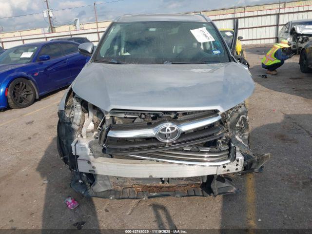 Toyota Highlander Xle V6 Image 3