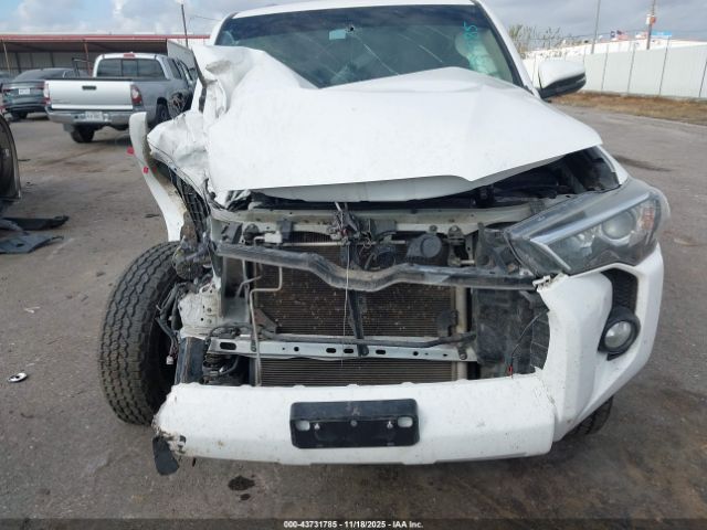 Toyota 4Runner Sr5 Premium Image 2