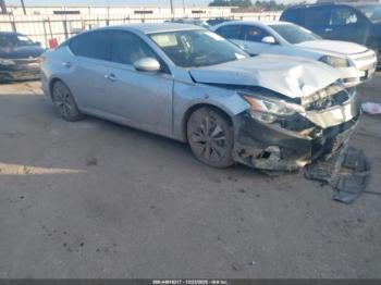 Salvage Nissan Altima