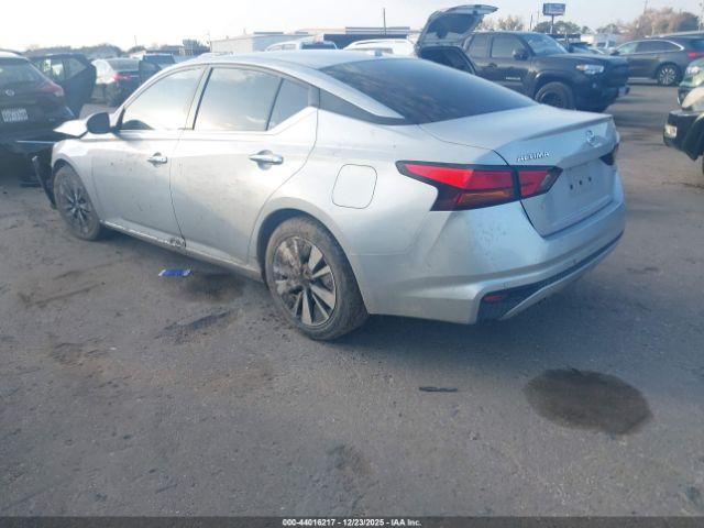 Nissan Altima Sv Fwd Image 14