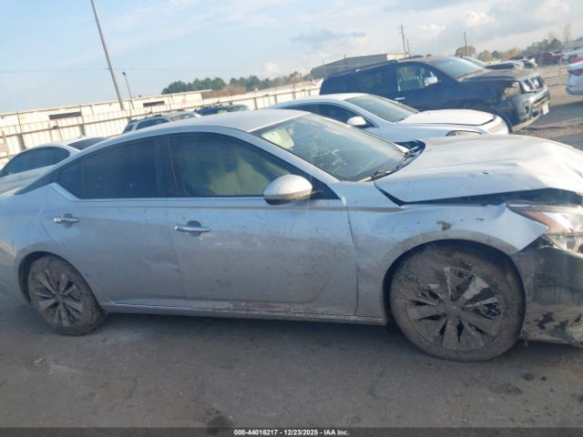 Nissan Altima Sv Fwd Image 4