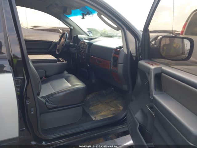 Nissan Titan Se Image 3