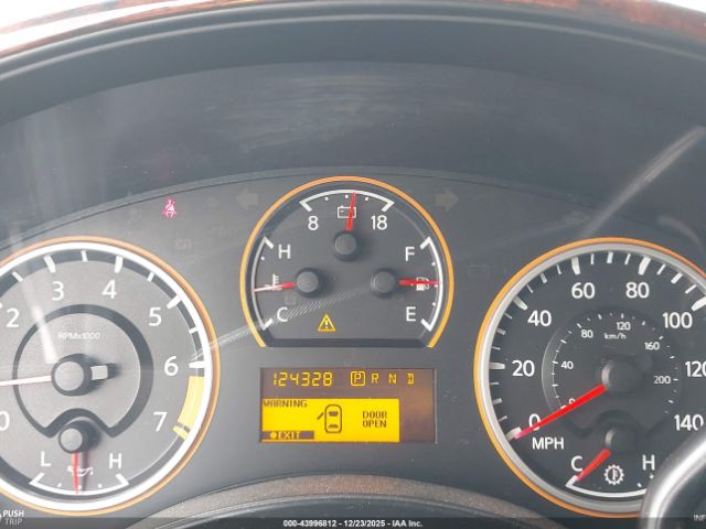 Nissan Titan Se Image 16