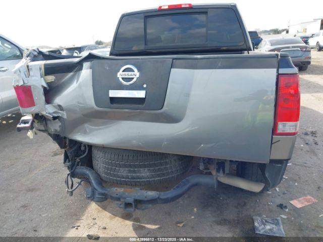 Nissan Titan Se Image 13