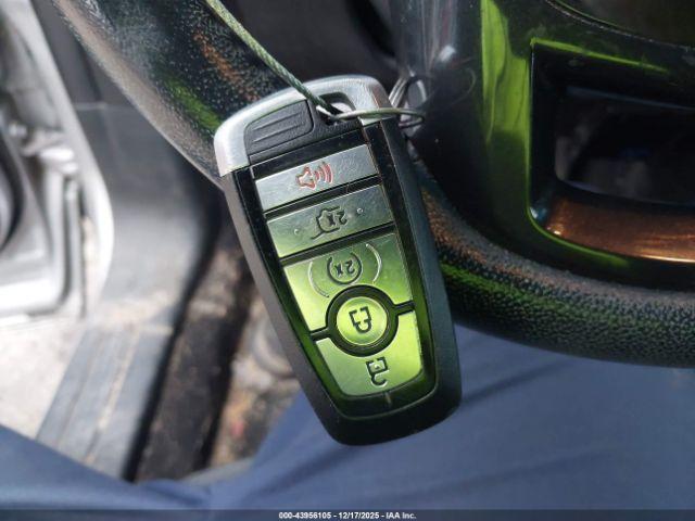 Ford Explorer Xlt Image 16