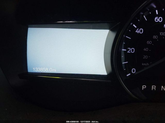 Ford Explorer Xlt Image 15