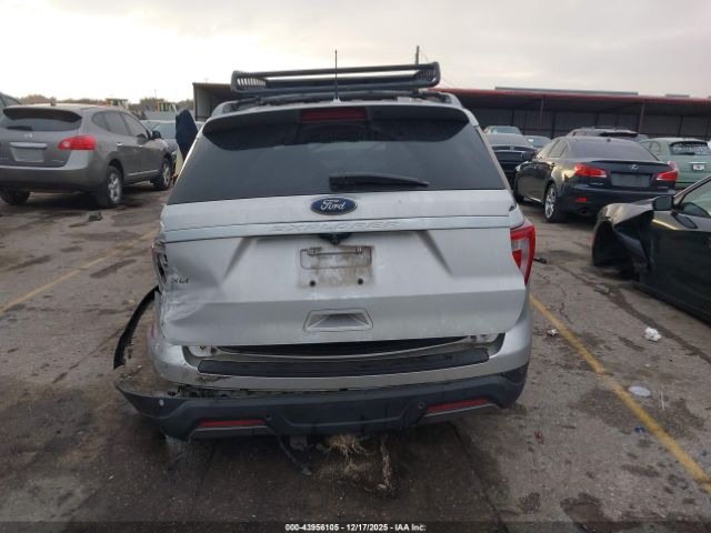 Ford Explorer Xlt Image 2