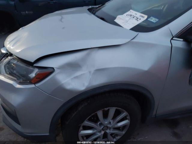 Nissan Rogue Sv Image 4