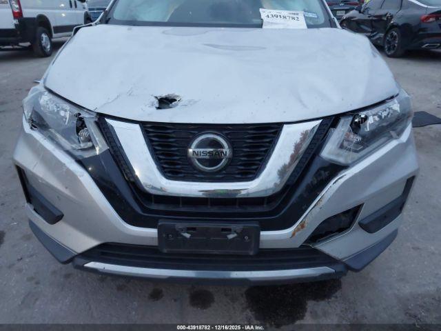 Nissan Rogue Sv Image 2