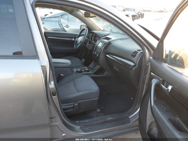 Kia Sorento Lx Image 8