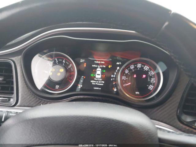 Dodge Challenger Image 10