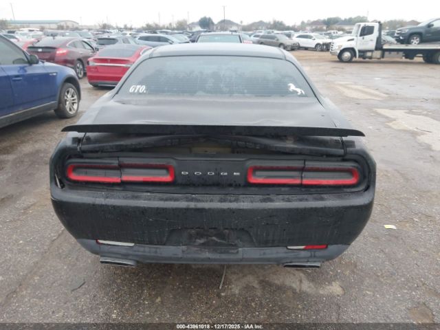 Dodge Challenger Image 16