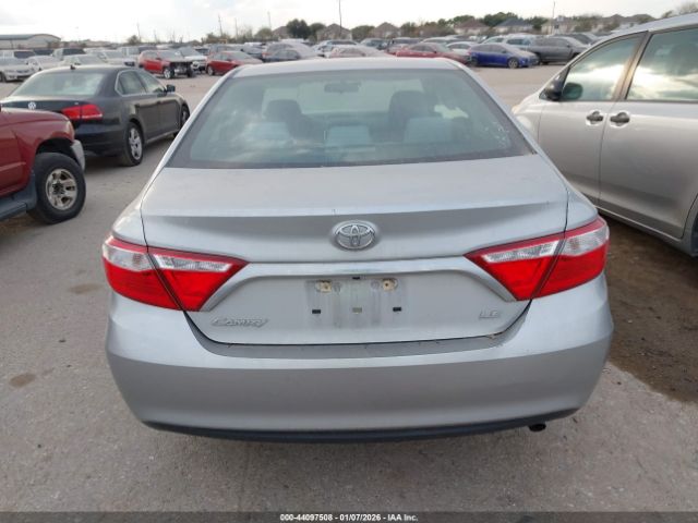Toyota Camry Le Image 13