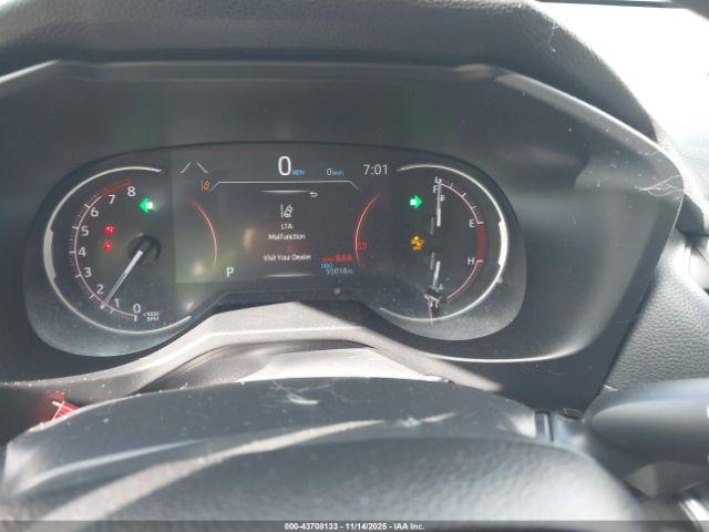 Toyota RAV4 Le Image 14