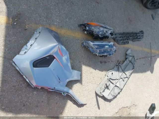 Toyota RAV4 Le Image 6