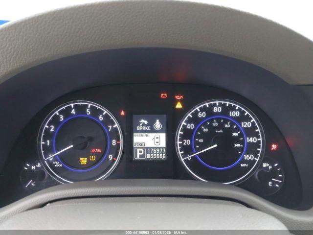 INFINITI G25 Journey Image 9