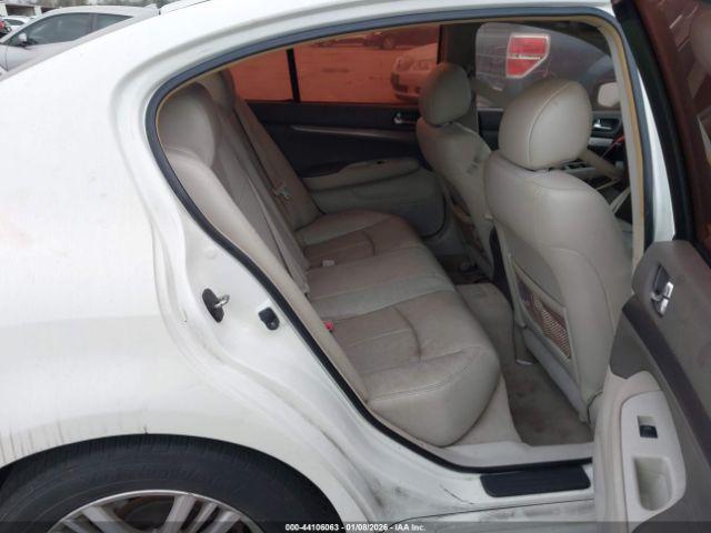 INFINITI G25 Journey Image 6