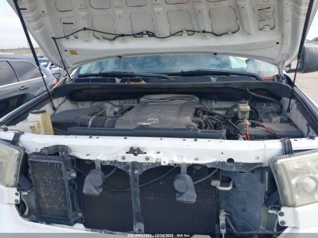 Toyota Tundra Sr5 V8 Image 11