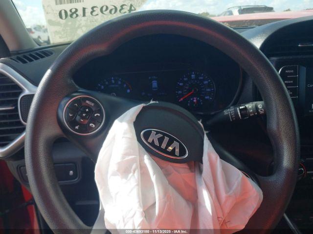 Kia Soul S Image 8