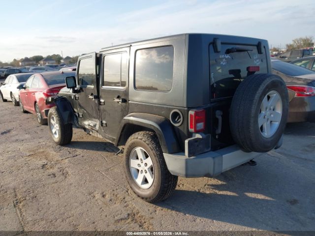 Jeep Wrangler Unlimited Sahara Image 9