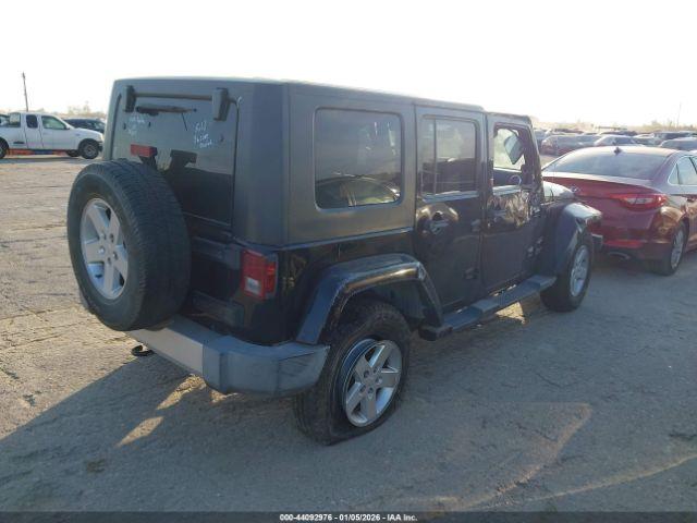 Jeep Wrangler Unlimited Sahara Image 8