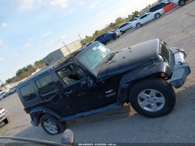 Jeep Wrangler Unlimited Sahara Image 16