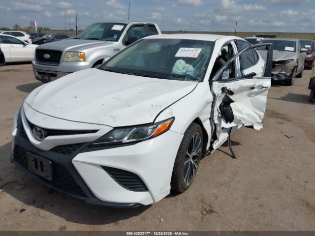 Toyota Camry Se Image 15
