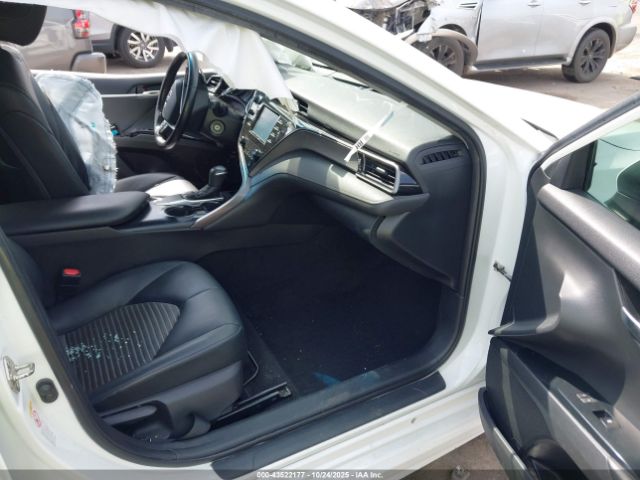 Toyota Camry Se Image 2