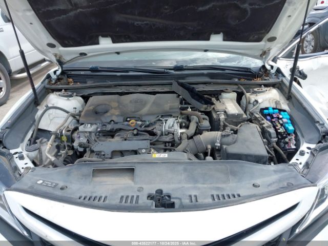 Toyota Camry Se Image 9