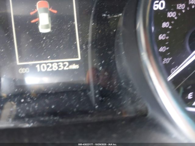 Toyota Camry Se Image 10