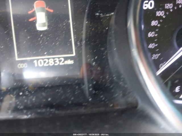 Toyota Camry Se Image 10