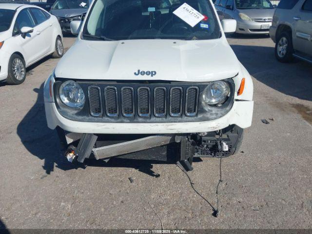 Jeep Renegade Latitude 4x4 Image 10