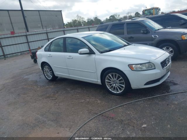Volvo S40 Image 1