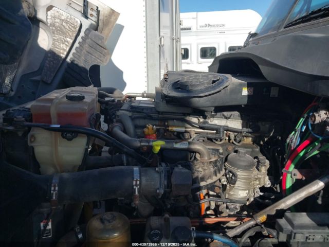 Freightliner Cascadia 125 Image 14