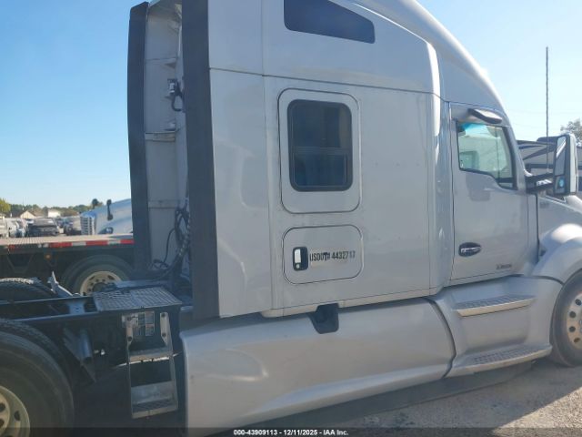 Kenworth T680 Image 6