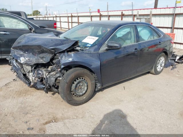 Toyota Camry Le Image 4