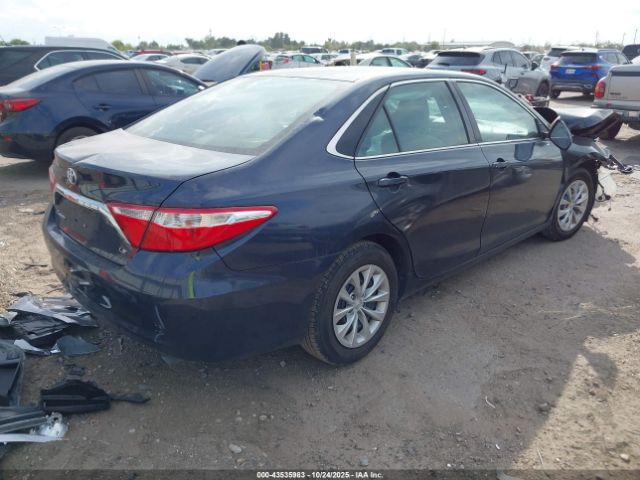 Toyota Camry Le Image 5