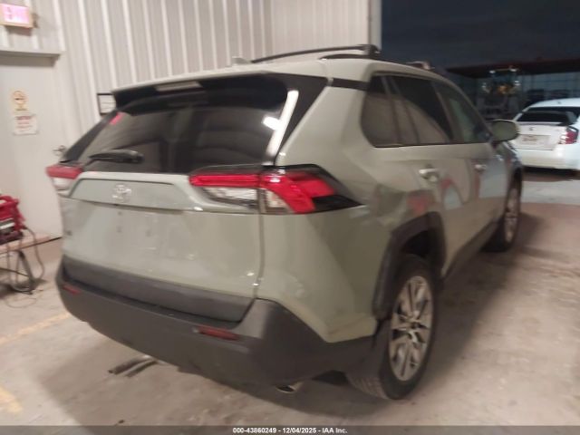 Toyota RAV4 Xle Premium Image 7