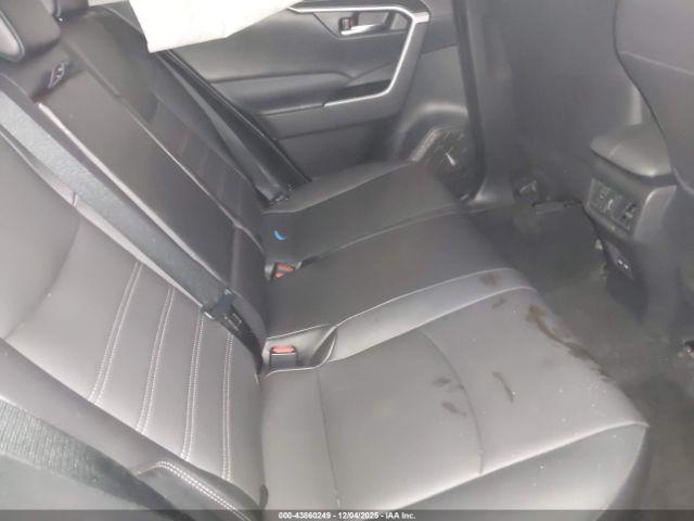 Toyota RAV4 Xle Premium Image 14