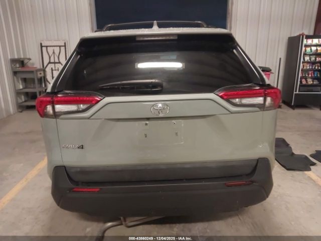 Toyota RAV4 Xle Premium Image 15