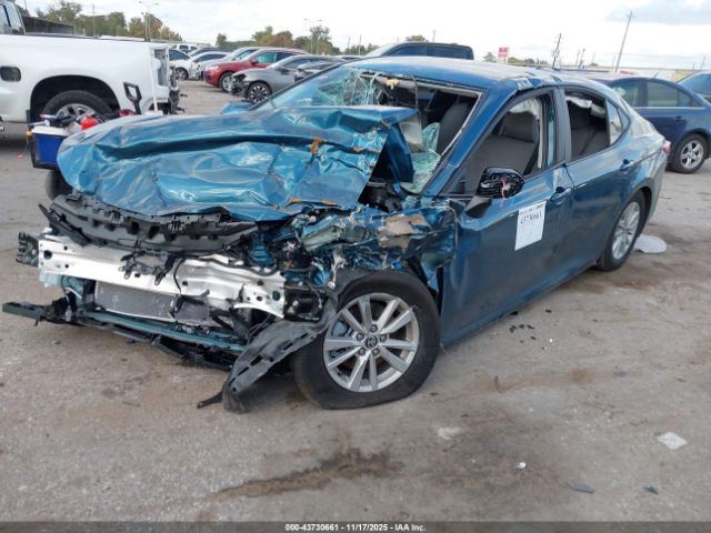 Toyota Camry Le Image 15